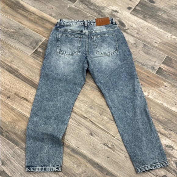 Tapered Fit Rigid Jeans - Picture 6 of 11
